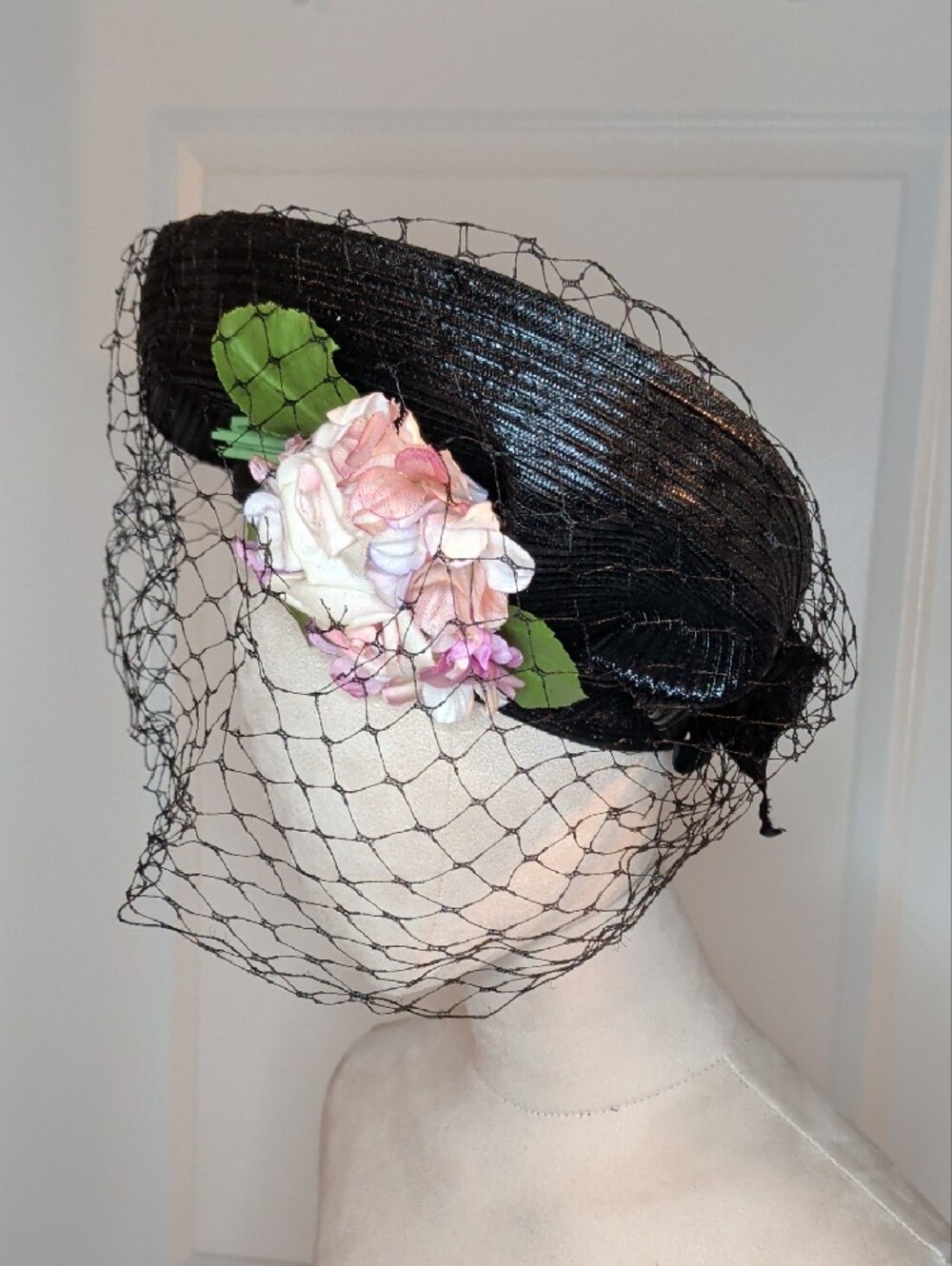 Vintage 60s Black Straw Gainsborough Hat Pink Floral Kentucky Derby Large Brim - Picture 3 of 12